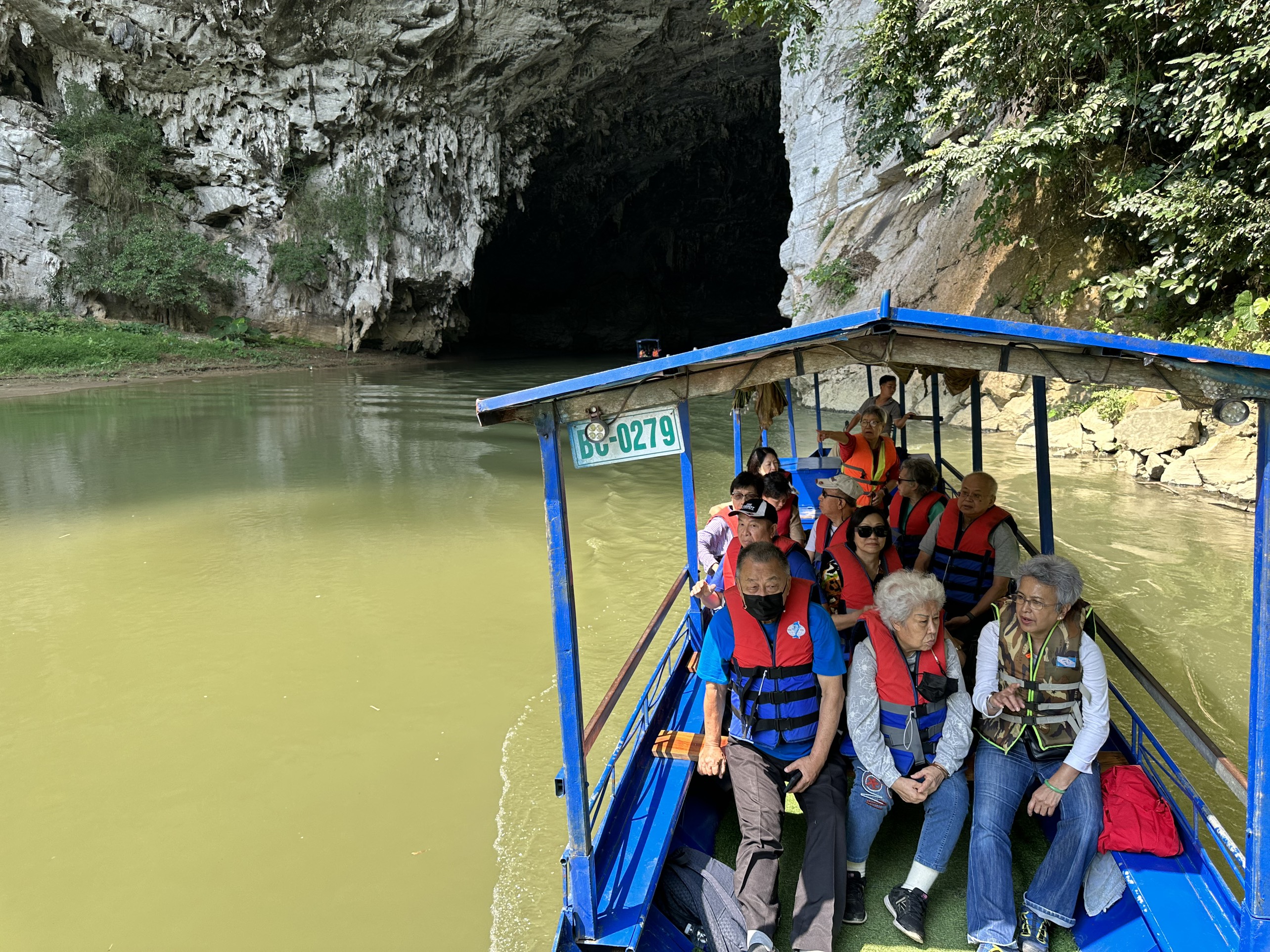 Boat trip in BaBe National Park